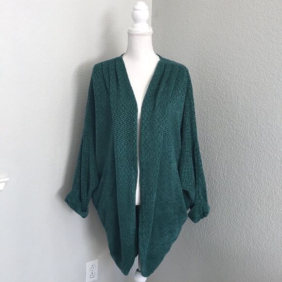 Flawless Green Chenille Pocketed Oversized Cardigan - Picture 1 of 12